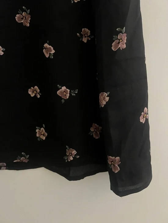 Reitmans R Essentials Black Floral Tank - Picture 3 of 11